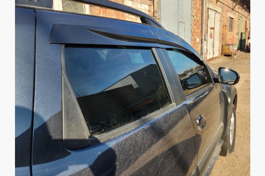 Dacia Duster 2018–2024 Ofuky oken (4 ks, Sunplex Sport) Fotografie 6