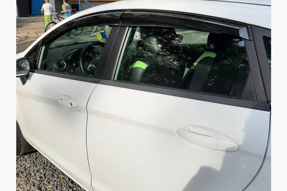 Ford Fiesta 2008–2017 Ofuky oken (4 ks, Sunplex Sport) Fotografie 7
