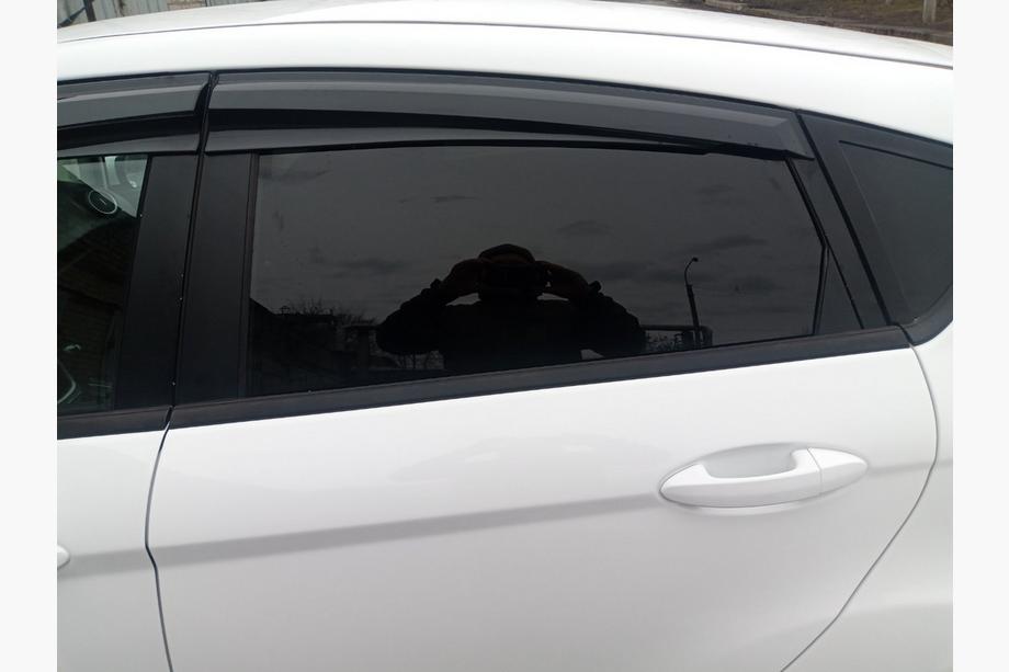 Ford Fiesta 2008–2017 Ofuky oken (4 ks, Sunplex Sport) Fotografie 6