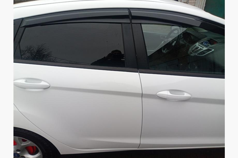 Ford Fiesta 2008–2017 Ofuky oken (4 ks, Sunplex Sport) Fotografie 3