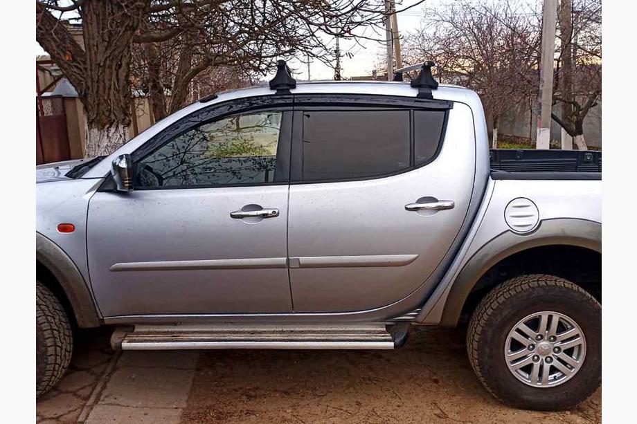 Mitsubishi L200 2006–2015 Ofuky oken (4 ks, Sunplex Sport) Image