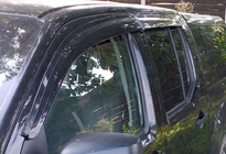 Nissan Navara 2006–2015 Ofuky oken (4 ks, Sunplex Sport) fotografie 10