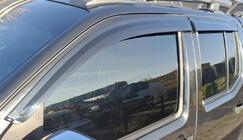 Nissan Navara 2006–2015 Ofuky oken (4 ks, Sunplex Sport) fotografie 1