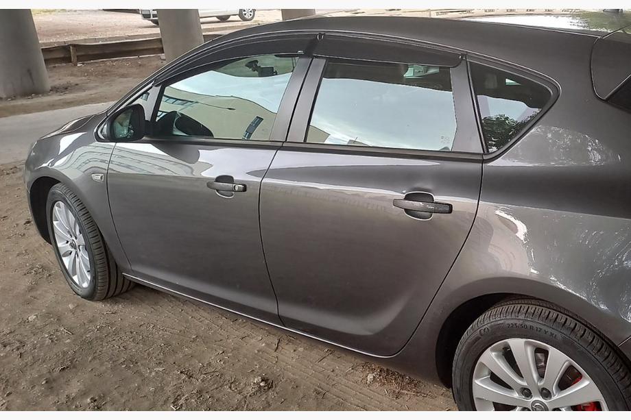 Opel Astra J 2009–2015 Ofuky oken HB/SD (4 ks, Sunplex Sport) Image