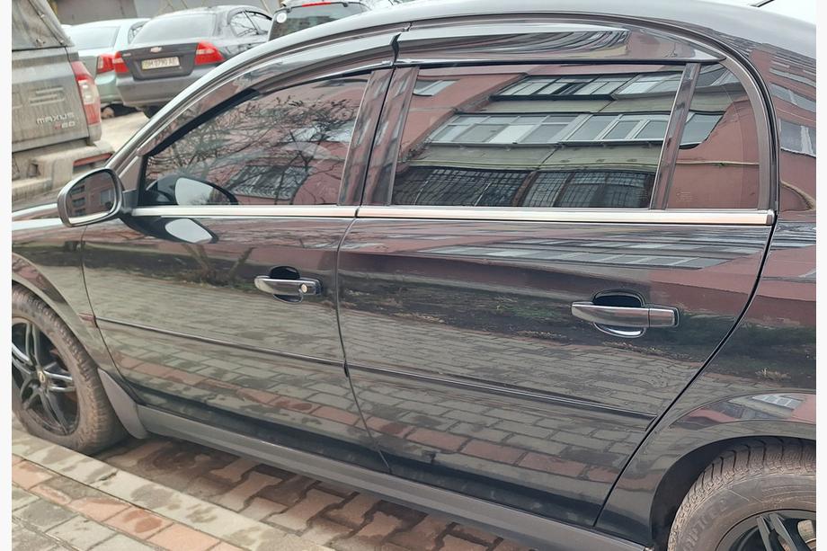 Opel Vectra C 2002–2008 Okenní deflektory SD (4 ks, Sunplex Sport) Fotografie 3
