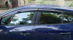 Renault Megane III 2009–2016 Deflektory oken HB (4 ks, Sunplex Sport) fotografie 8