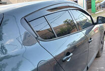 Renault Megane III 2009–2016 Deflektory oken HB (4 ks, Sunplex Sport) fotografie 3