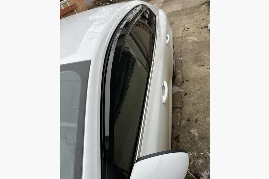 Renault Megane IV 2016–2025 Okenní deflektory SD (4 ks, Sunplex Sport) Image