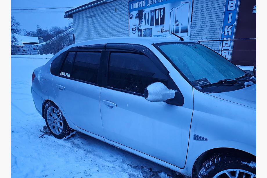 Renault Symbol 2008–2013 Ofuky oken (4 ks, Sunplex Sport) Fotografie 1
