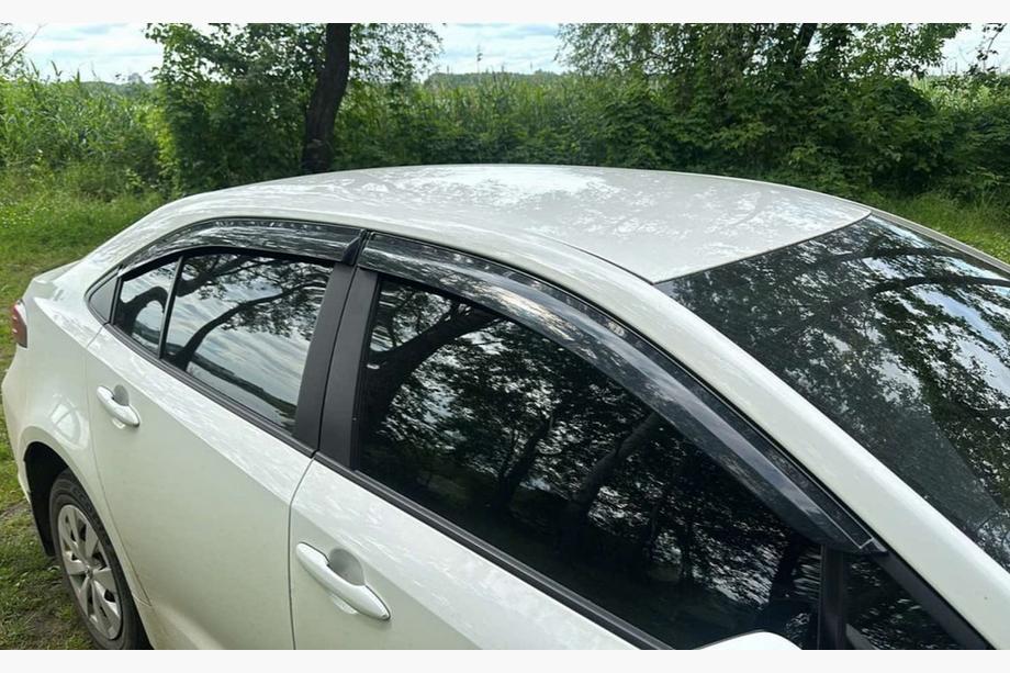 Toyota Corolla 2019– Ofuky oken (4 ks, Sunplex Sport) Image