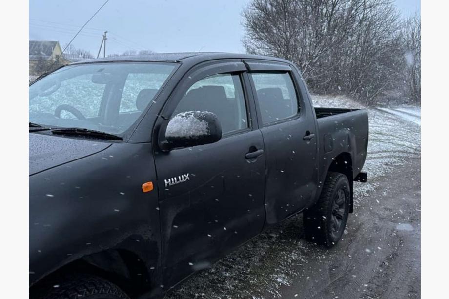 Toyota Hilux 2006–2015 Ofuky oken (4 ks, Sunplex Sport) Fotografie 7