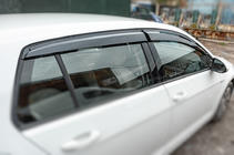 Volkswagen Golf 7/E-Golf 2012–2020 Deflektory oken HB (4 ks, Sunplex Sport) fotografie 2