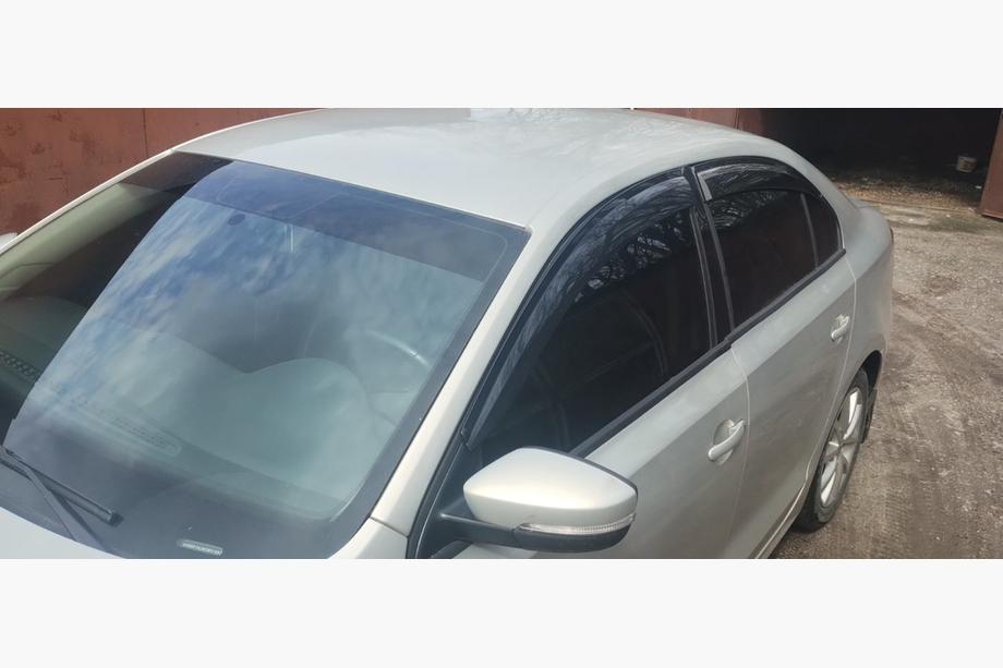 Volkswagen Jetta 2011–2018 Ofuky oken (4 ks, Sunplex Sport) Fotografie 2