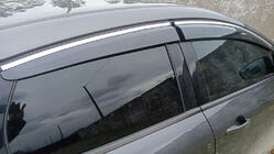 Ford Focus III 2011–2017 Ofuky oken s chromovanou lištou HB/Sedan (4 ks, Sunplex Chrome) fotografie 1