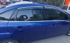 Ford Focus III 2011–2017 Ofuky oken s chromovanou lištou HB/Sedan (4 ks, Sunplex Chrome) fotografie 3