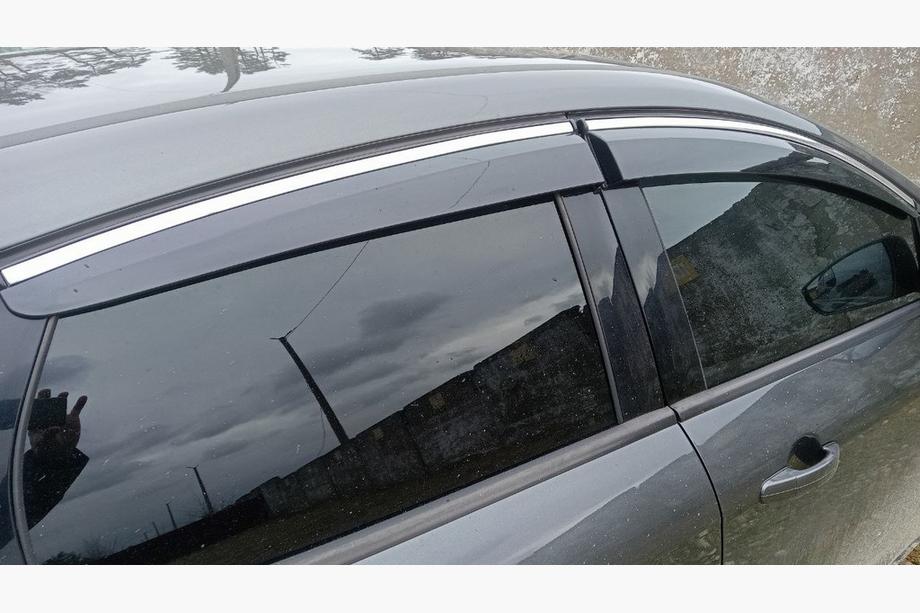 Ford Focus III 2011–2017 Ofuky oken s chromovanou lištou HB/Sedan (4 ks, Sunplex Chrome) Image