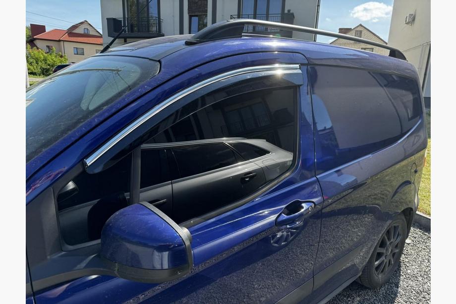 Ford Courier 2014–2023 Okenní deflektory s chromovanou lištou (4 ks, Sunplex Chrome) Fotografie 1