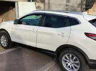 Nissan Qashqai 2014–2021 Okenní deflektory s chromovanou lištou (4 ks, Sunplex Chrome) fotografie 5