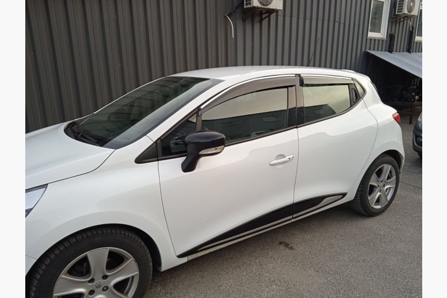Renault Clio V 2019– Okenní deflektory s chromovanou lištou (4 ks, Sunplex Chrome) Image