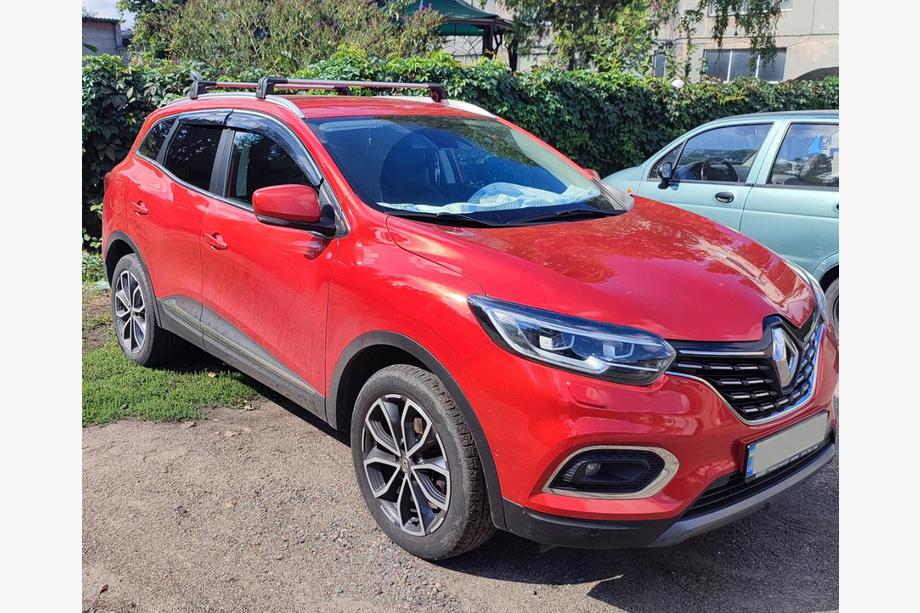 Renault Kadjar 2015–2022 Okenní deflektory s chromovanou lištou (4 ks, Sunplex Chrome) Fotografie 7