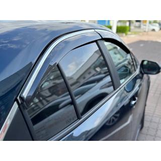 Okenní deflektory s chromovanou lištou (4 ks, Sunplex Chrome) Toyota Corolla 2019– fotografie 1