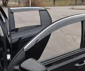 Volkswagen Golf 5 2003–2009 Okenní deflektory s chromovanou lištou (4 ks, Sunplex Chrome) fotografie 9