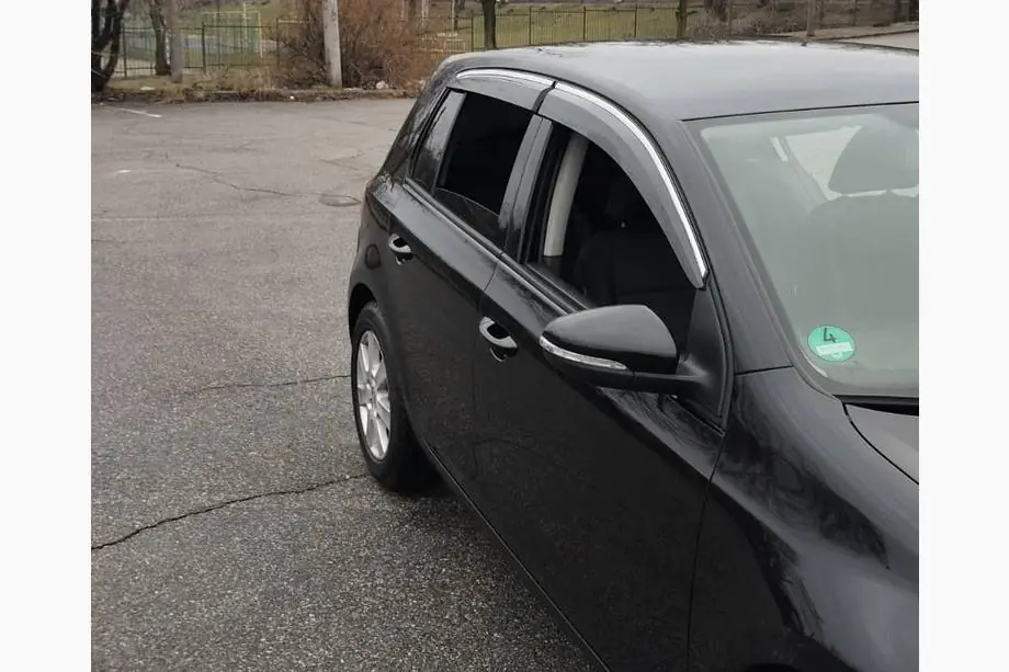 Volkswagen Golf 5 2003–2009 Okenní deflektory s chromovanou lištou (4 ks, Sunplex Chrome) Image
