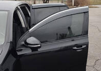 Volkswagen Golf 6 2008–2014 Ofuky oken s chromovou lištou HB (4 ks, Sunplex Chrome) fotografie 13