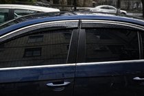 Volkswagen Passat B6 2006–2012 Okenní deflektory s chromovanou lištou (4 ks, Sunplex Chrome) fotografie 5