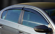 Volkswagen Passat B8 2015–2023 Ofuky oken s chromovanou lištou SD (4 ks, Sunplex Chrome) fotografie 1