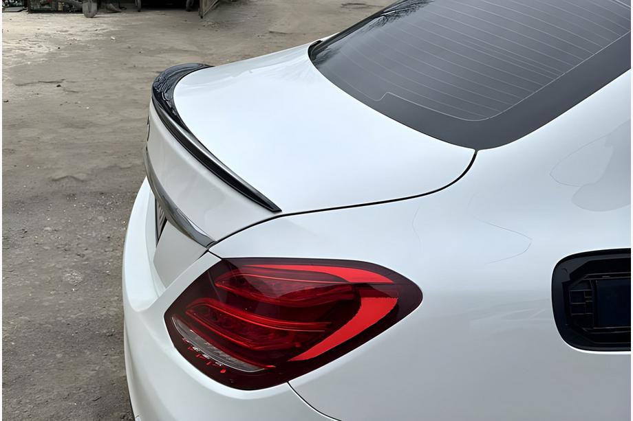 Mercedes C-Class W205 2014–2021 Lip spoiler (Sunplex, černý) (125,9 cm × 6 cm) Fotografie 1