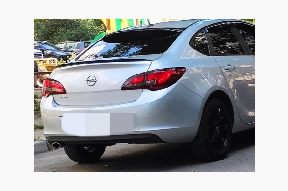 Opel Astra J 2009–2015 Lip spoiler Sedan (Sunplex, černý) (115 cm × 5,5 cm) Image