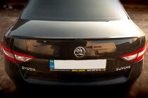 Skoda Superb 2015–2024 Lip spoiler (Sunplex, černý) (119,2 cm × 7,3 cm) fotografie 3