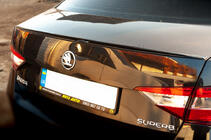 Skoda Superb 2015–2024 Lip spoiler (Sunplex, černý) (119,2 cm × 7,3 cm) fotografie 4