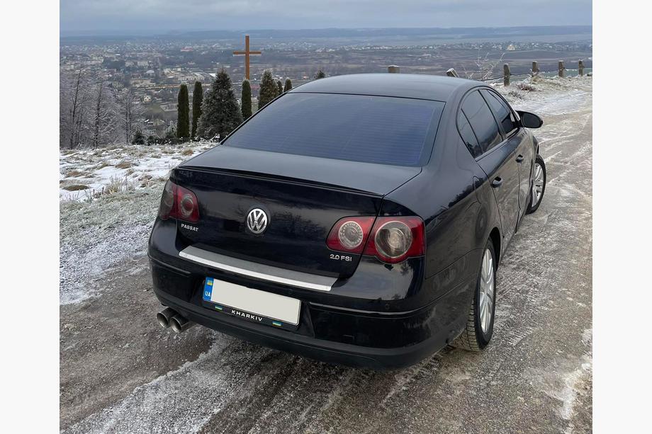 Volkswagen Passat B6 2006–2012 LIP spoiler (Sunplex, černý) (115,8 cm × 6,3 cm) Image