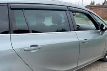 Opel Zafira C Tourer 2011–2019 Ofuky oken (4 ks, HIC) fotografie 2