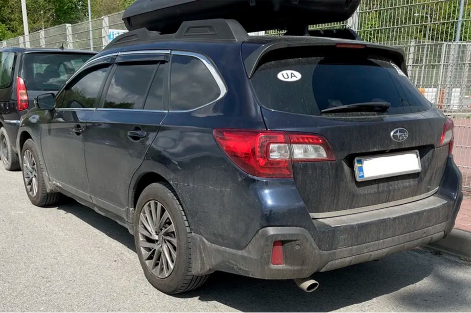 Subaru Legacy 2014–2019 Okenní deflektory s chromovanou lištou (4 ks, HIC) Fotografie 2