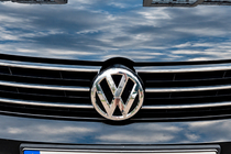 Volkswagen Passat B8 2015–2023 Přední znak (2015-2018) 3G0853601B fotografie 1