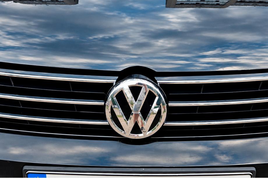 Volkswagen Passat B8 2015–2023 Přední znak (2015-2018) 3G0853601B Image