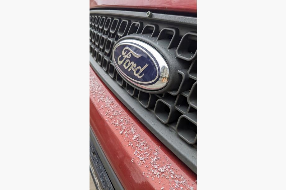 Ford Fusion 2002–2012 Přední emblém (na klipsech) Image