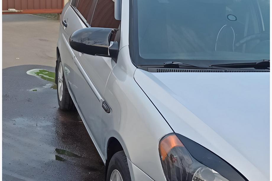 Hyundai Accent 2006–2010 Kryty zrcátek BMW-Style (2 ks) Fotografie 2