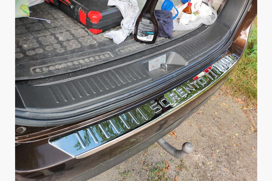 Kia Sorento II XM 2009–2014 Chromová lišta na zadní nárazník Libao (2013+) Image