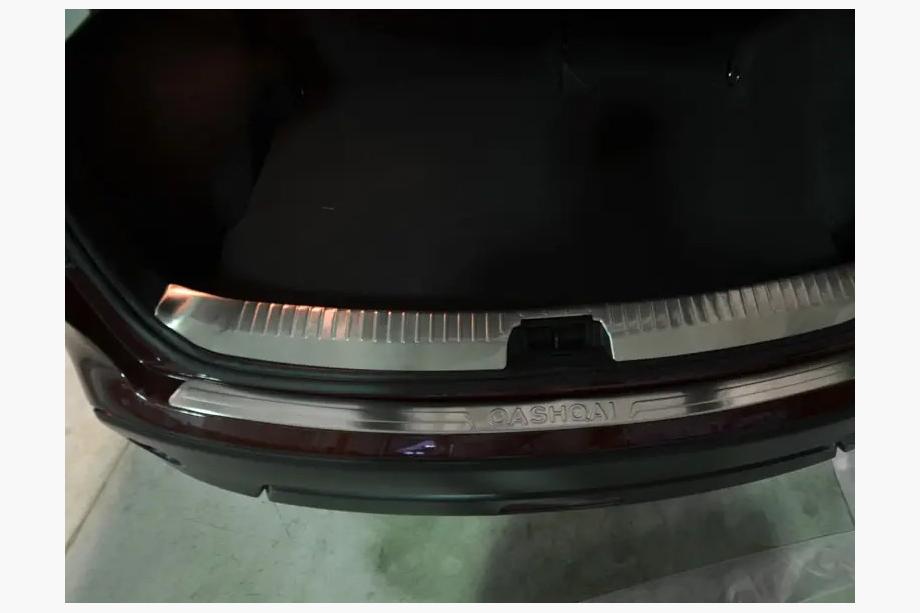 Nissan Qashqai 2007–2010 Nerezová lišta prahu kufru Libao (nerez) Image