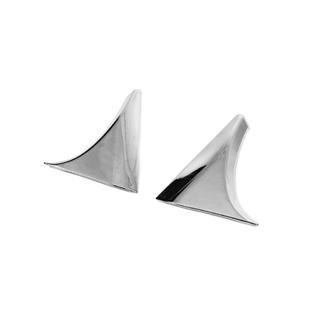 Podložky pod spoiler Libao (2 ks, plast) Nissan Qashqai 2014–2021 fotografie 4
