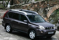 Nissan X-trail T31 2007–2014 Střešní ližiny – originální design (s integrovanými světly) fotografie 3
