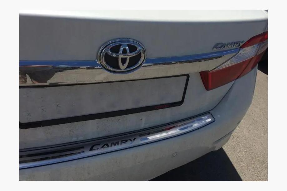 Toyota Camry 2011–2017 Ochranná lišta na zadní nárazník Libao (nerez) Fotografie 2