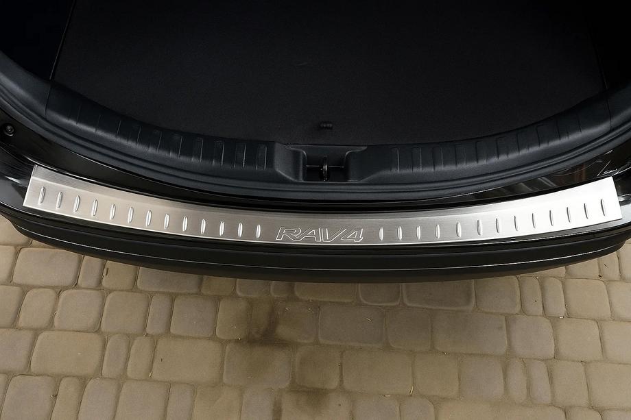 Toyota Rav 4 2013–2018 Nerezová lišta na zadní nárazník Libao (2013-2016) Image
