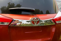 Toyota Rav 4 2013–2018 Lišta nad SPZ (nárazník) Libao 2013-2016 (nerez) fotografie 2
