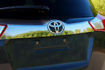 Toyota Rav 4 2013–2018 Lišta nad SPZ (nárazník) Libao 2013-2016 (nerez) fotografie 1