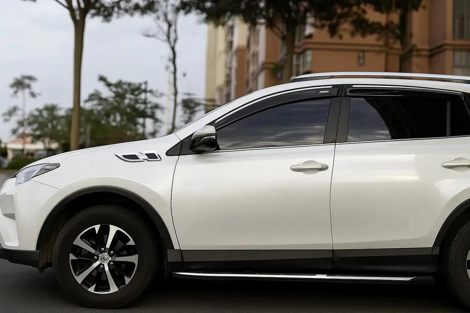 Toyota Rav 4 2013–2018 Lišty na blatníky Libao 2016-2018 (2 ks, plast) Fotografie 3